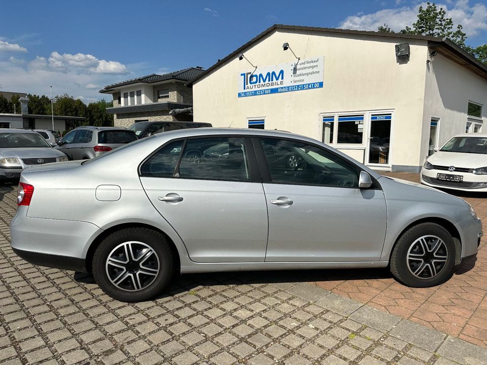 Volkswagen Jetta V 1.6 Trendline / KLIMA in Gifhorn