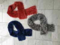 3 Schals aus Fransenwolle, handgestrickt je 10€, neuwertig Niedersachsen - Wenzendorf Vorschau