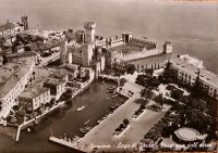 Ak Sirmione Gardasee Luftaufnahme gelaufen 1957 Hafen Nordrhein-Westfalen - Wiehl Vorschau
