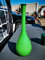 Grüne Vase aus Glas mit besonders langem, schmalen Hals Düsseldorf - Flingern Süd Vorschau