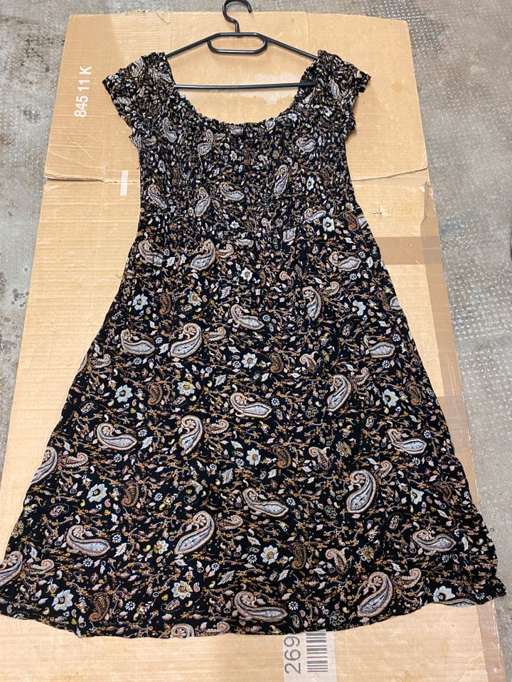 Kleid schwarz bunt Größe XL waschbar neuwertig Minikleid in München