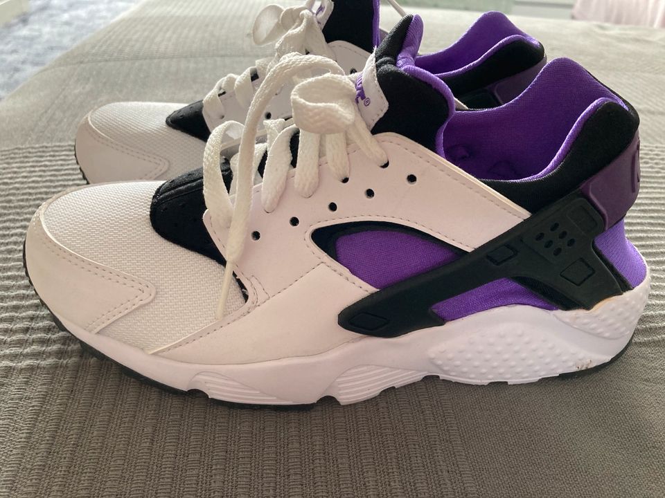 Nike Huarache Damen Gr. 38.5 WIE NEU in Hamburg