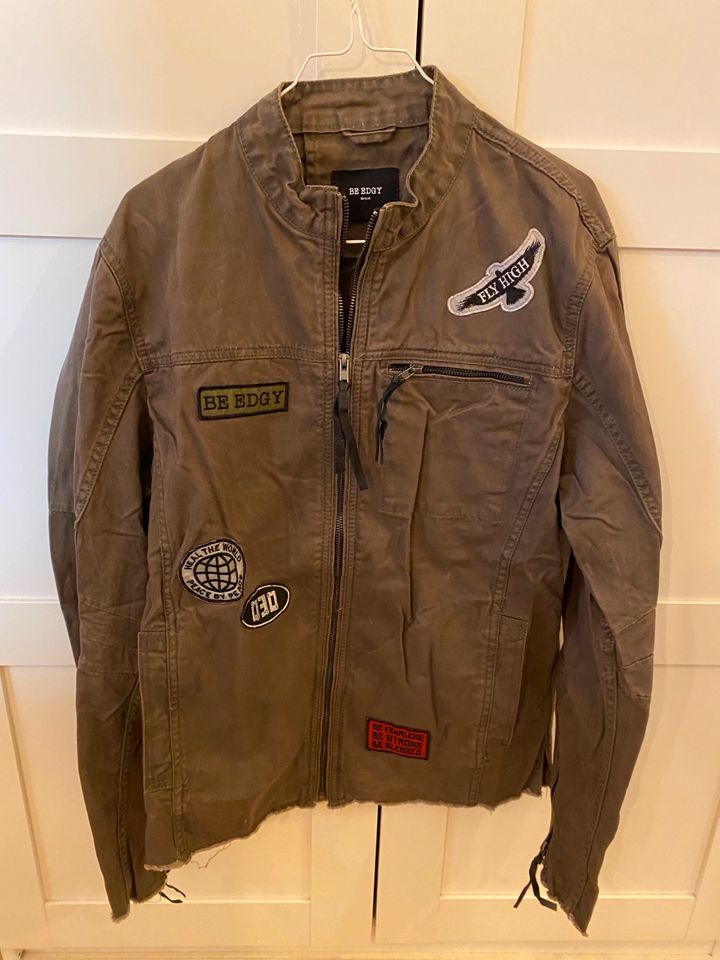 Be Edgy Jacke Khaki in München