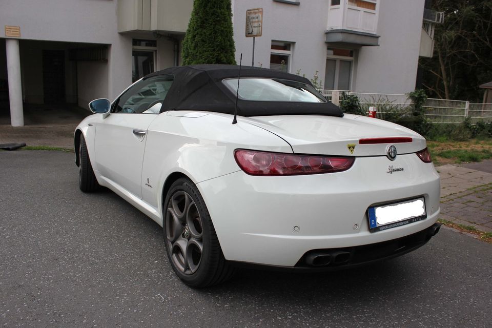 Alfa Romeo Spider 2.2 JTS 16V weiß 117000km in Wetter (Ruhr)