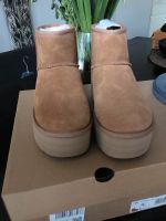 Ugg Mini Platform Bailey Bow  Gr.39  US 8 Neu mit Karton Nordrhein-Westfalen - Haltern am See Vorschau