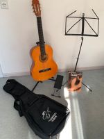 Gitarre mit Tasche, Notenständer, Fusshocker und Liederbuch Nordfriesland - Bredstedt Vorschau
