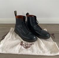 Dr. Martens 1460 Glattleder Schnürstiefel Niedersachsen - Weyhe Vorschau