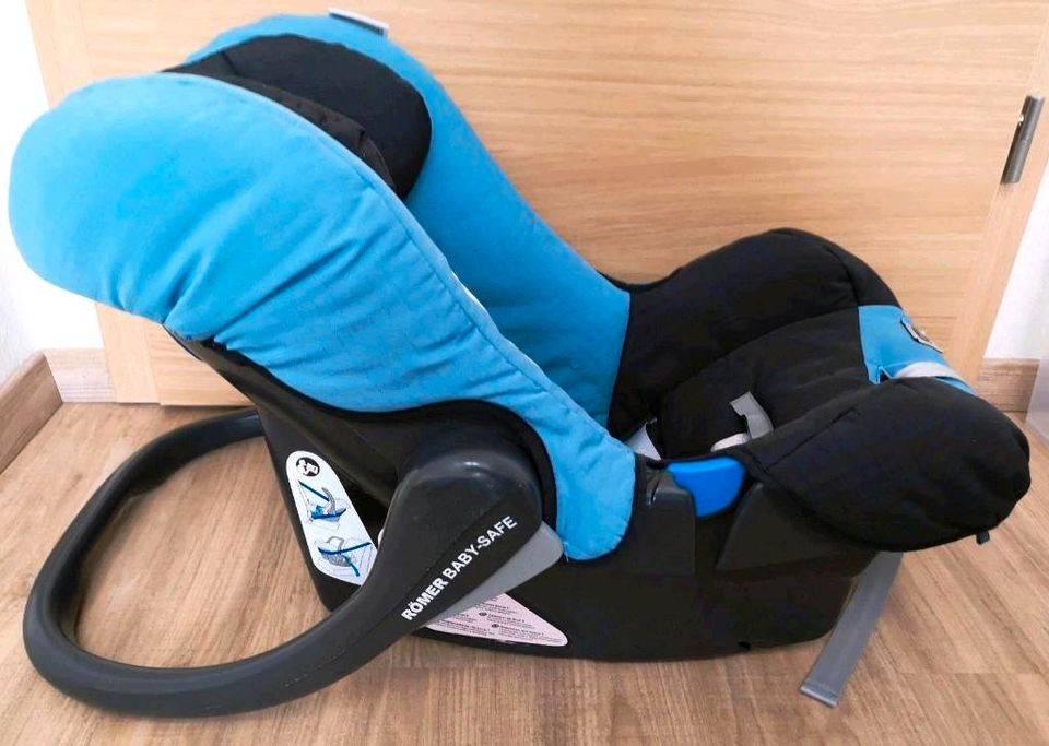 Britax Römer Baby Safe Plus Kindersitz Babyschale in Diemelstadt