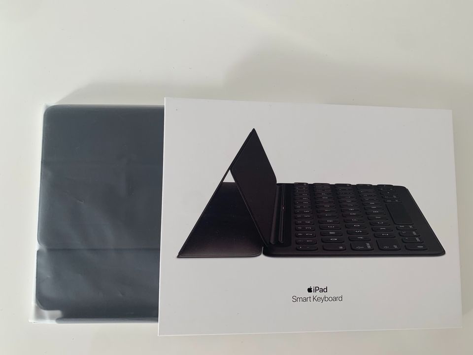 Apple Smart Keyboard für IPad in Berlin