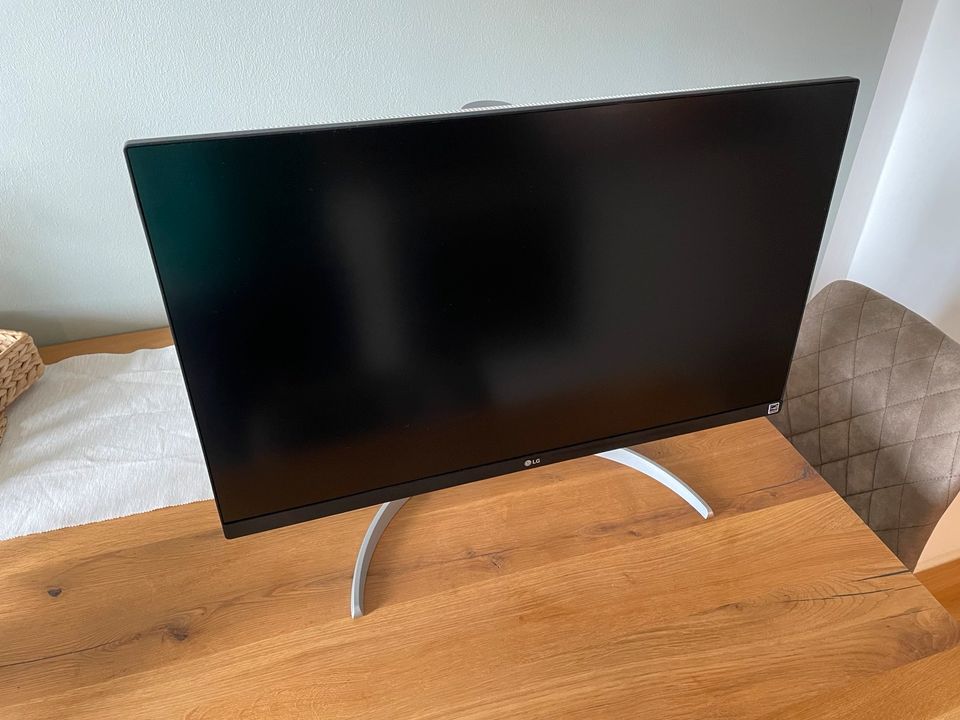 LG 4k Monitor - 27 Zoll - 27UP850N-W in München