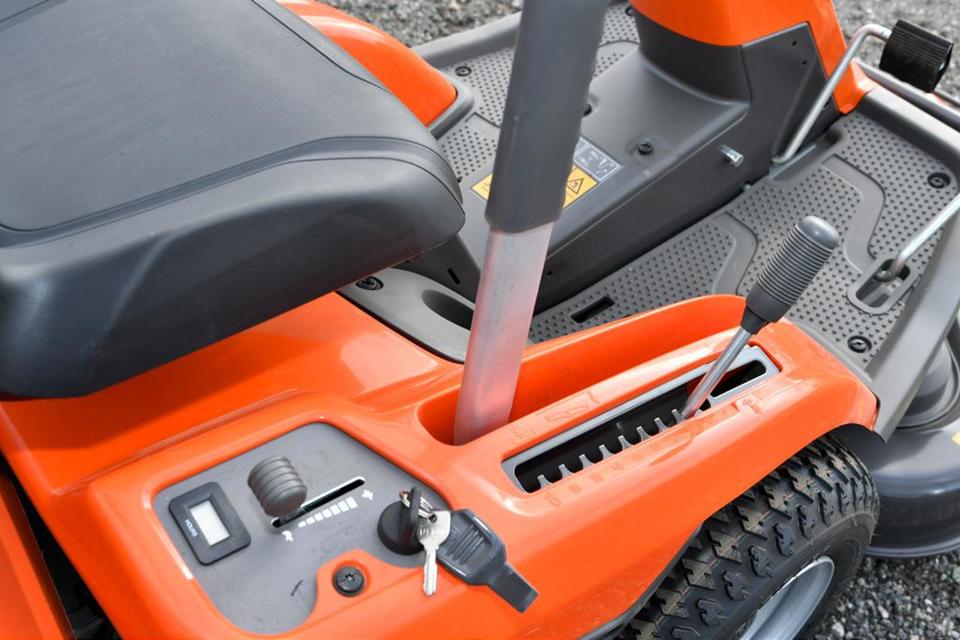 Husqvarna Rider, R214C, Frontmäher, Rasenmäher, Rassentraktor in Bredstedt