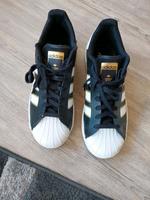 Adidas Superstar gr. 40 2/3 Schwarz Gold weiß Bayern - Sengenthal Vorschau