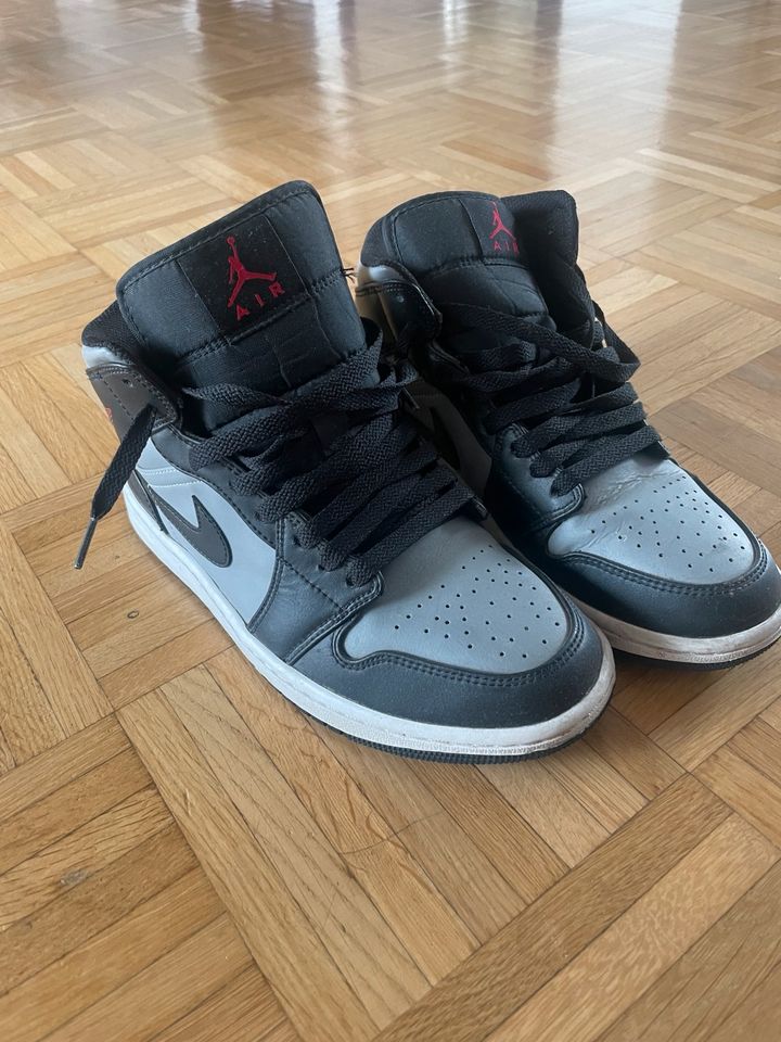 Nike Jordan 1 Mid Gr.40 in Göttingen