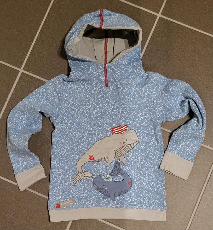 Handmade Hoodie aus Jersey mit Stickereien in Landau in der Pfalz