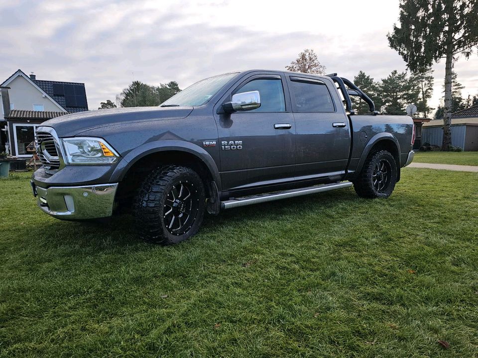 Dodge RAM 1500 5,7L HEMI 4WD in Berlin