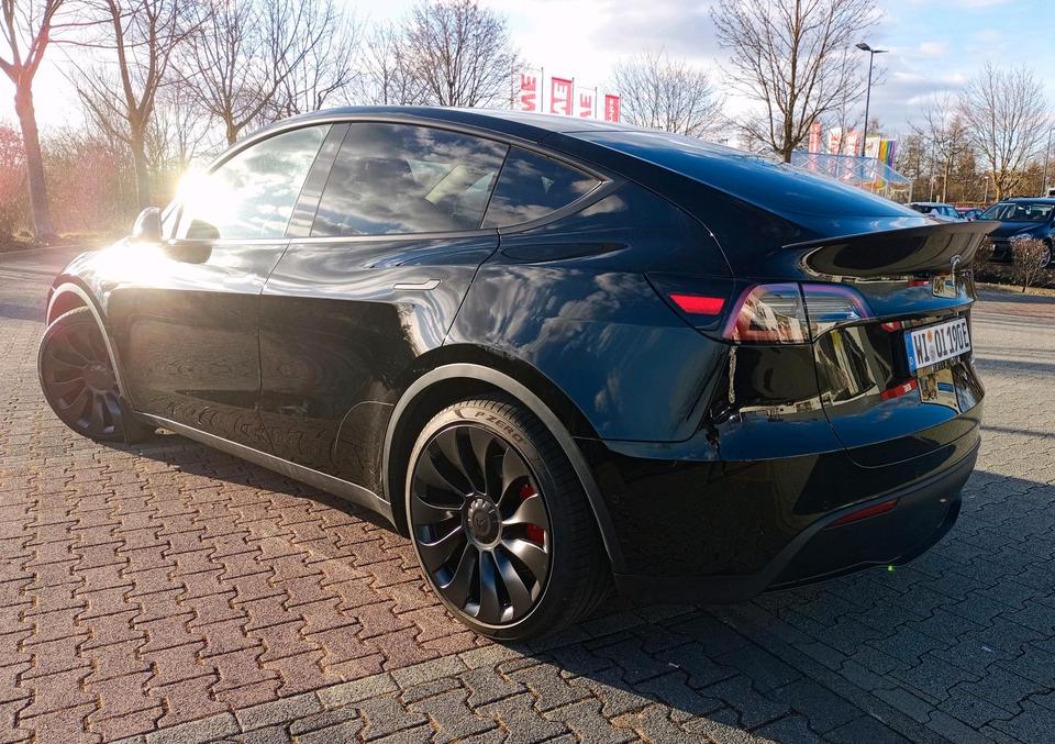 Tesla Y Performance, unfallfrei, Nichtraucher, top Zustand! in Wiesbaden
