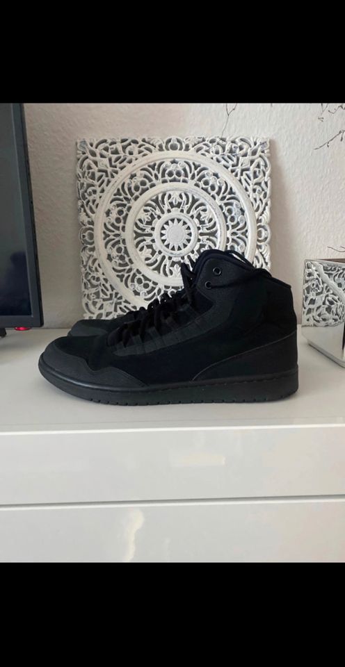 Nike Air Jordan Executive triple black in Solingen