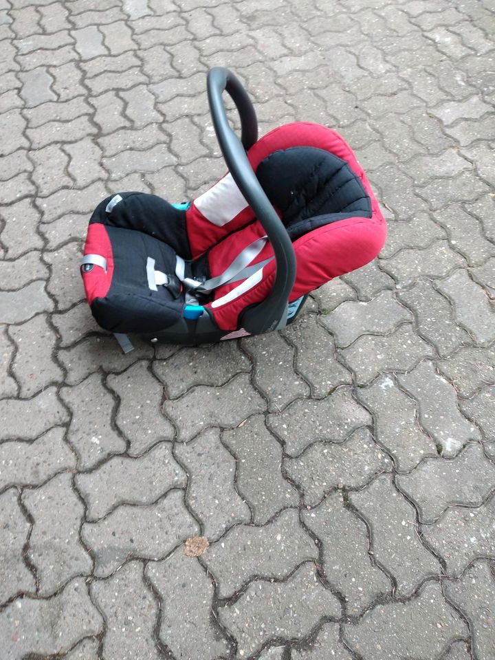 Maxi Cosi Kindersitz in Weilbach