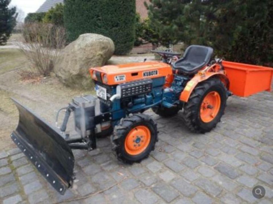 Kubota B7000 Kleintraktor Schmalspurtraktor mit Straßenzulasung in Zielitz