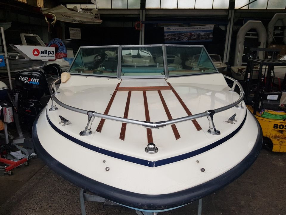 Sportboot Four Winns 180 Cuddy mit OMC V8 Klassiker von 1981 in Dortmund
