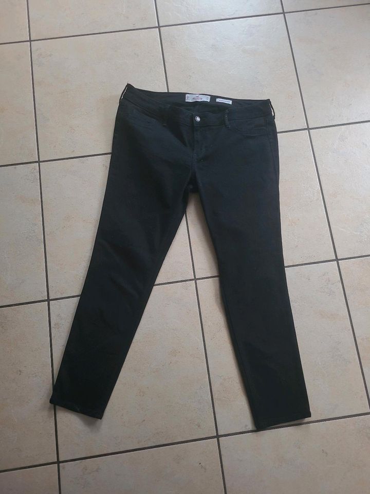 Hollister Hose schwarz GR.XL 32 Länge 28 skinny in Uedem