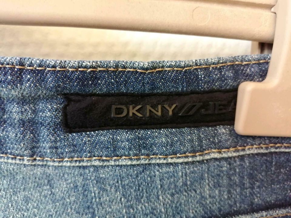 Jeans DKNY Damen Grösse 27 Trade Mark in Rödersheim-Gronau