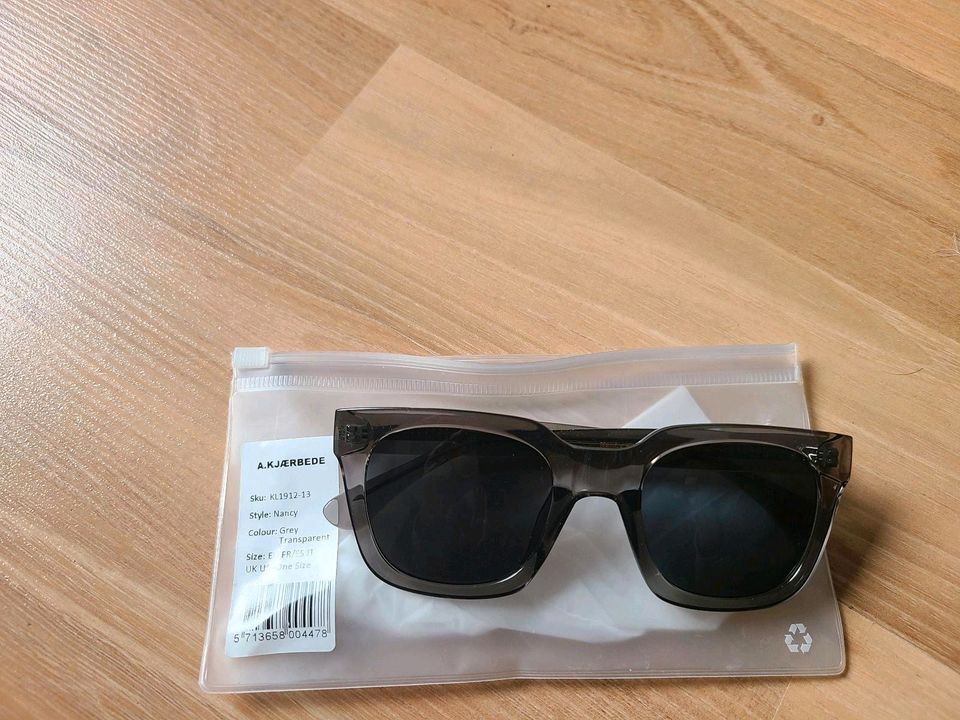 Sonnenbrille grau transparent (unisex) in Hannover