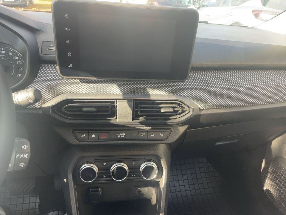Dacia Sandero Comfort TCe 90 Automatik Klima Navi PDC in Oranienburg