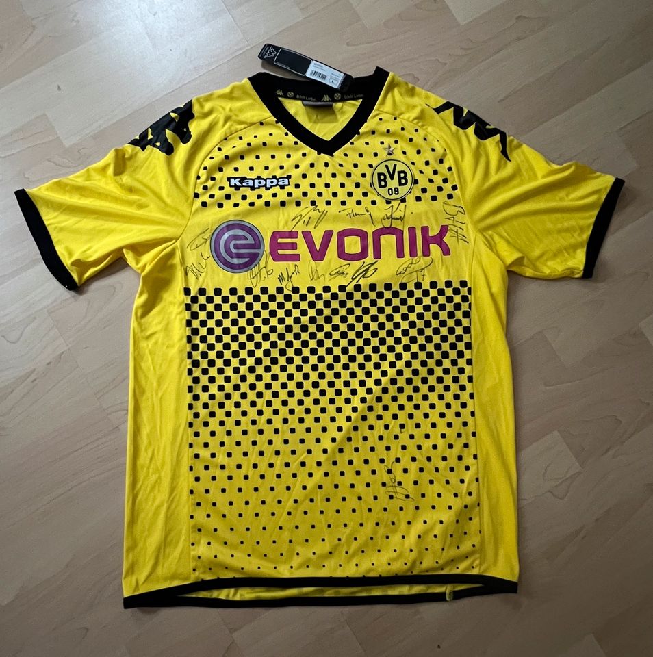 BVB Borussia Dortmund Original unterschriebenes Trikot 2011/12 in Düsseldorf