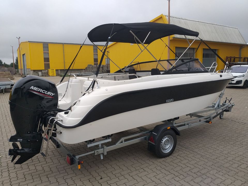 Motorboot Sportboot 6020 Bowrider Mercury 150 PS + Trailer Neu in Hohen Wangelin