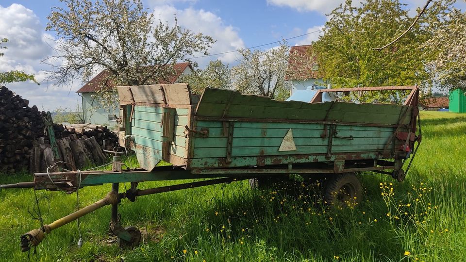 Miststreuer in Großrinderfeld