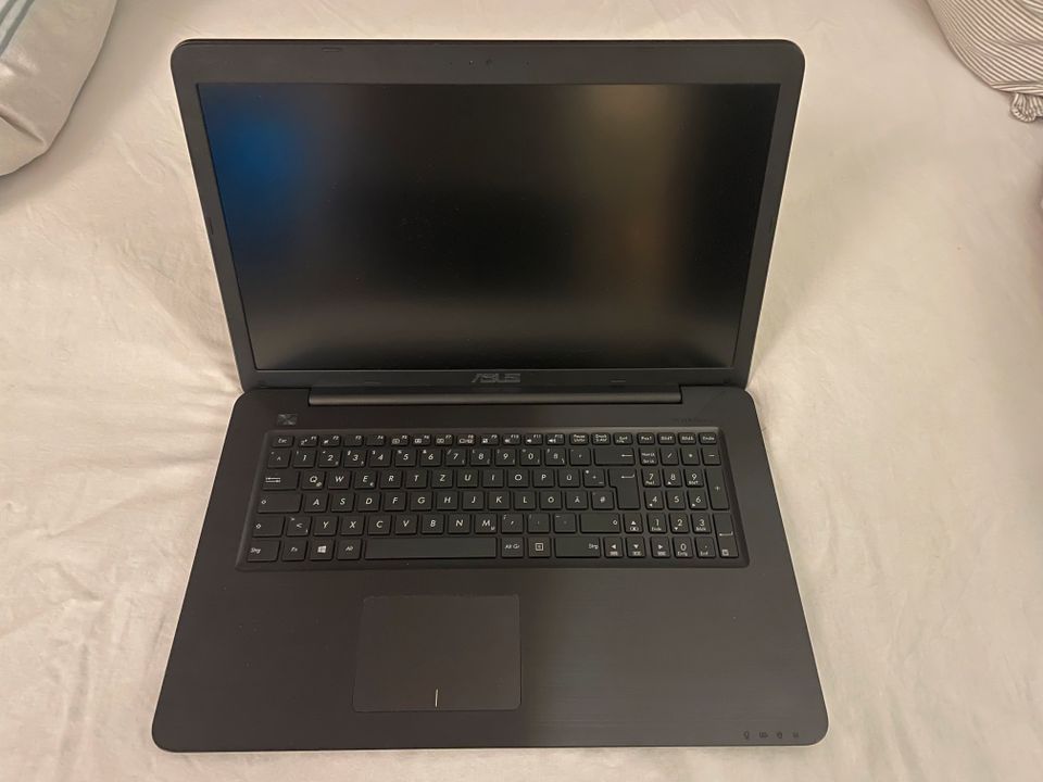 ASUS Notebook R753UX-T4223T mit 17,3 Zoll Display in Hamburg