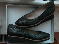 Damen Schuhe Damenschuhe Flache Pumps Slipper Laura Messi Gr. 38 Dresden - Neustadt Vorschau
