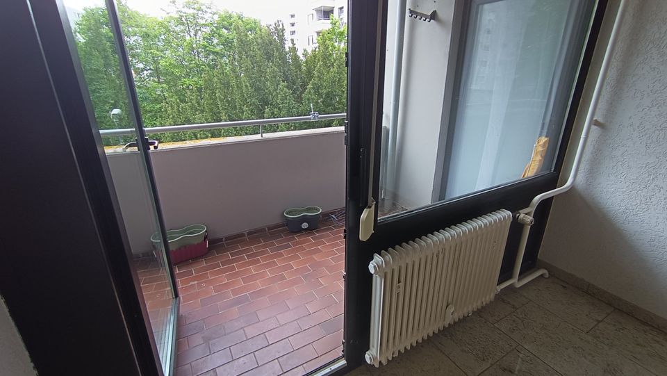 3,5 Zi.-Wohnung in Vahingen, sehr gute Lage mit Balkon, Garage in Stuttgart