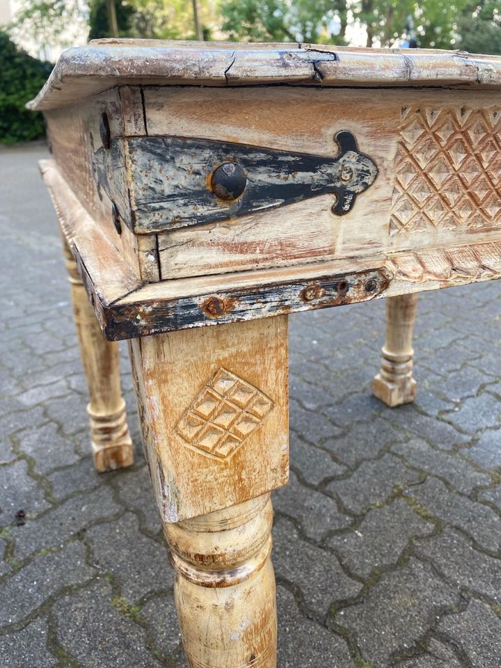 Vintage massiver Holztisch in Hamburg