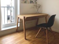 Schreibtisch mit Schublade aus massiver Eiche handgemacht Düsseldorf - Friedrichstadt Vorschau