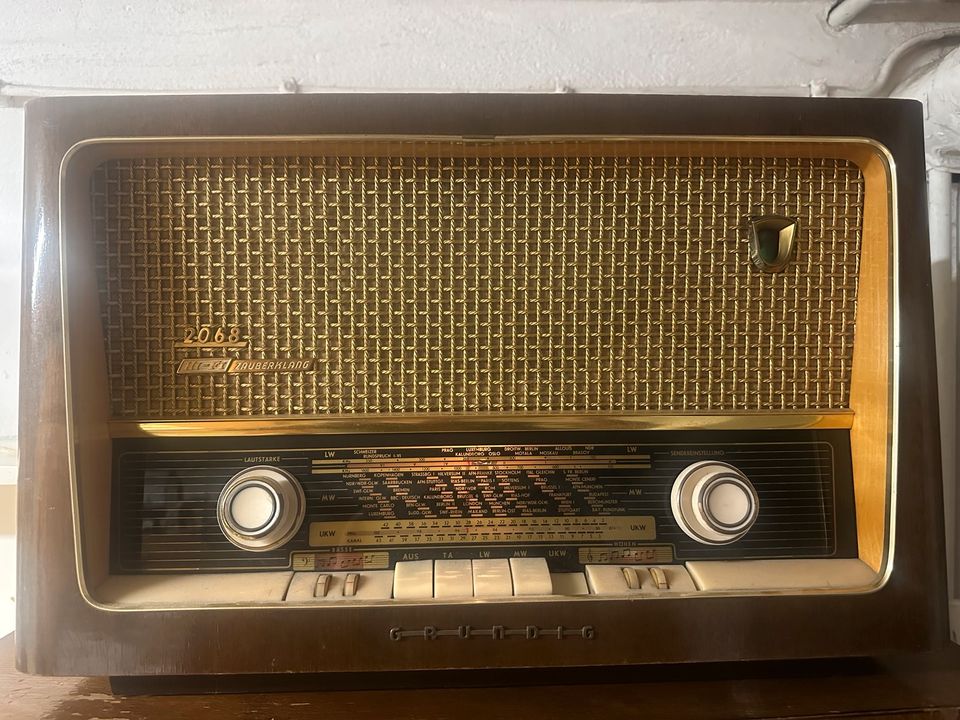 Grundig Röhrenradio funktioniert in Olpe