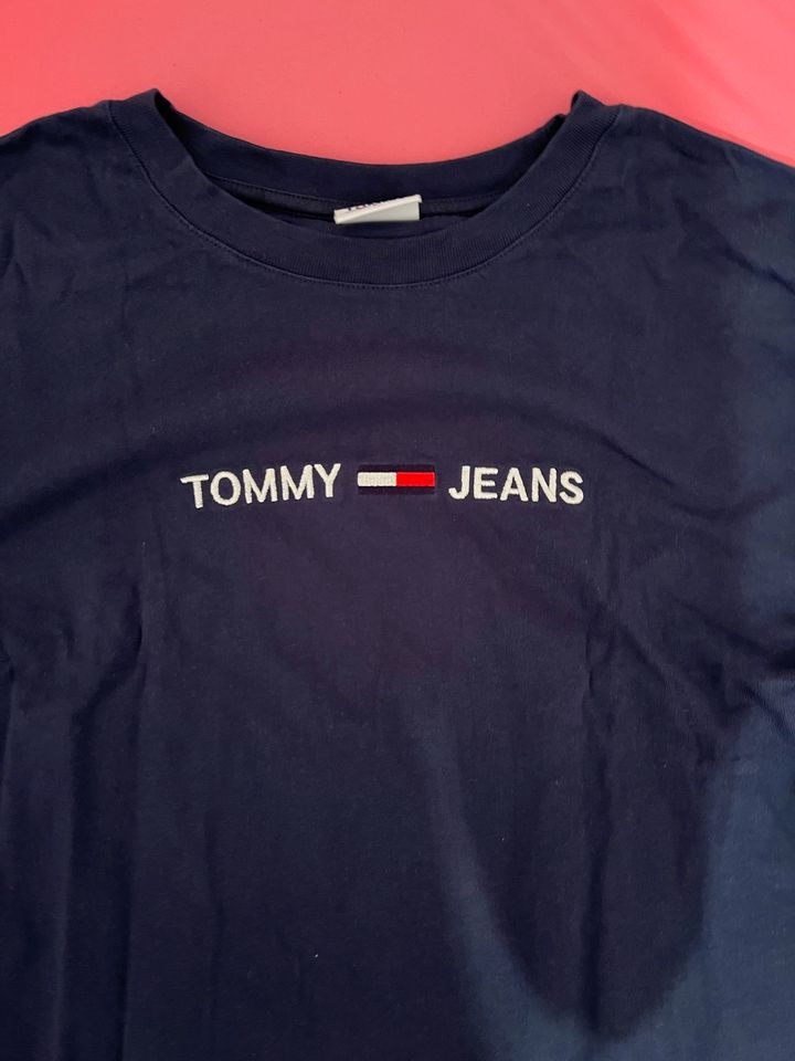 Tommy Hilfiger T- Shirt Damen marineblau blau Original in Berlin