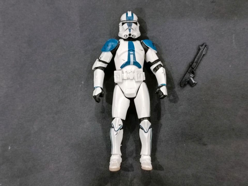 501st Legion Trooper Hasbro Star Wars Clone Wars Figur in Hofheim Unterfr.