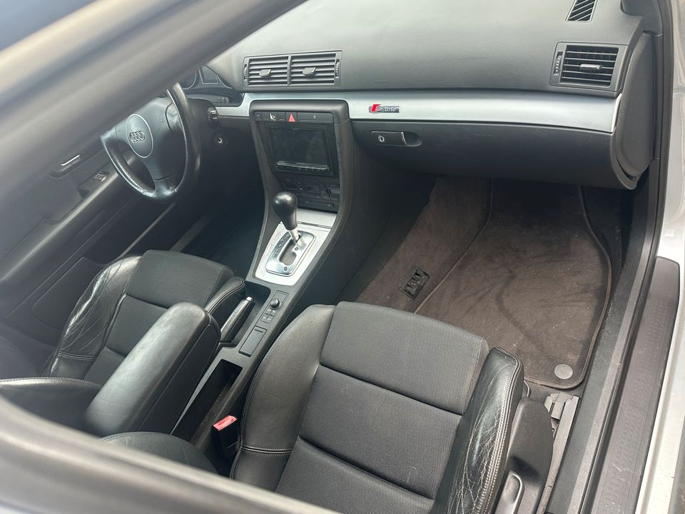 Audi A4 B6 Avant 1.8T S-line in Lauchringen