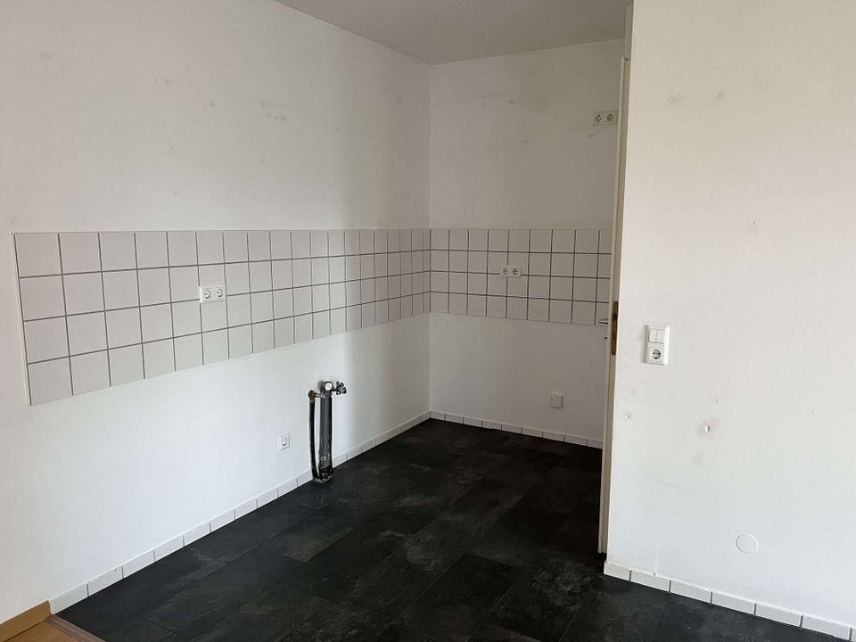 Schöne Eigentumswohnung mit Balkon und TG-Stellplatz! in Chemnitz