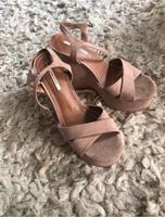ZARA Wedges, Gr. 39 Sandalen, nude, beige Nordrhein-Westfalen - Rheine Vorschau