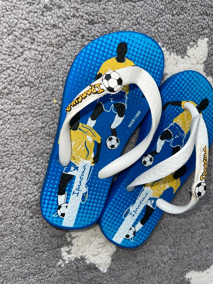 Ipanema coole Badeschuhe FlipFlops blau Fußball neu in 25-26 in Siegburg