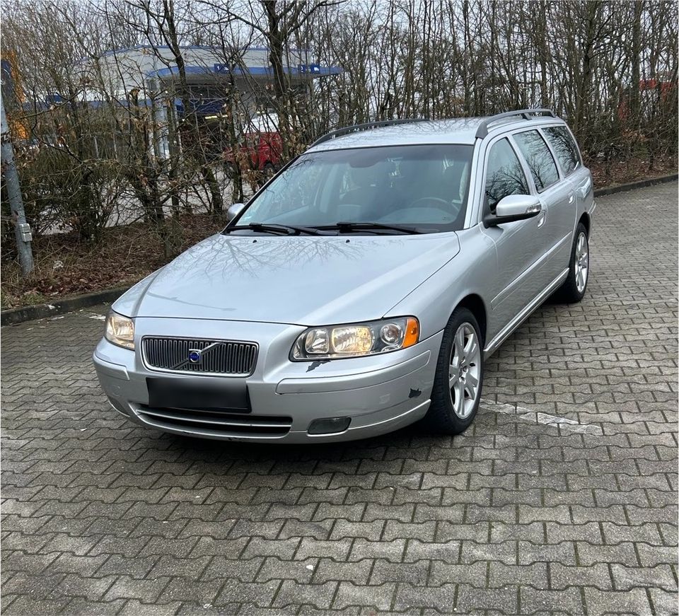 Volvo v70 ii 2.4D TÜV 05/25 in Lüdenscheid