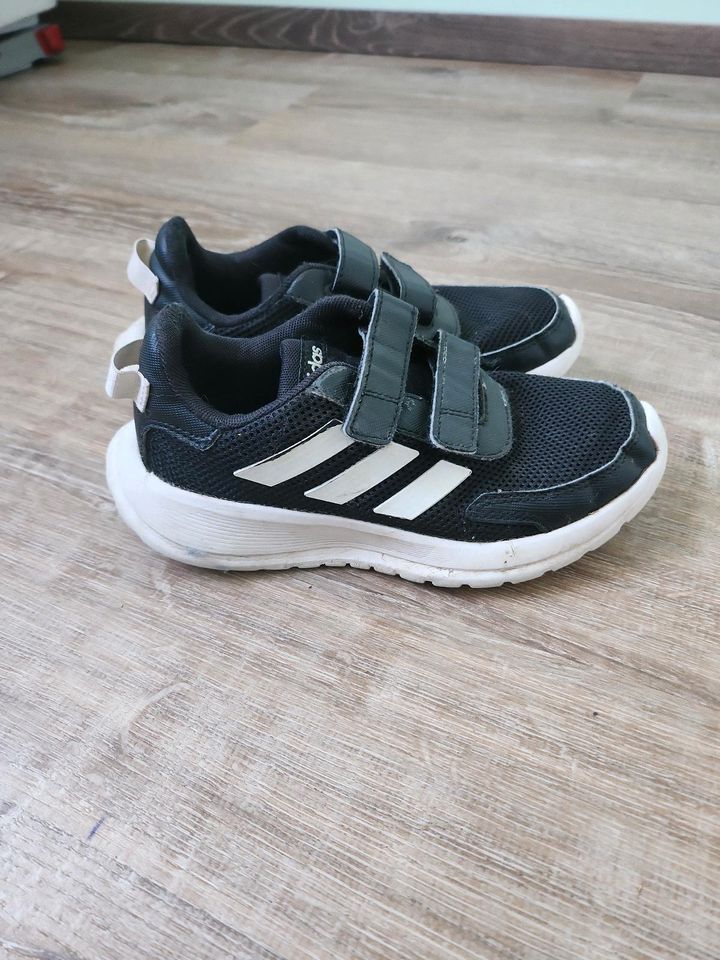 Adidas  Schuhe in Wahlstedt