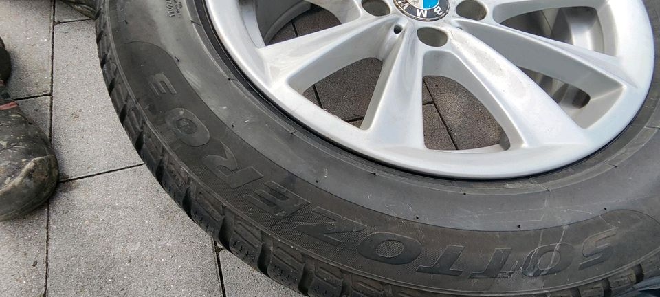 BMW Felgen mit Winterreifen 225/55 R17 in Löhne