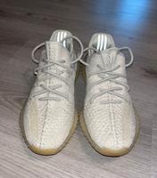 Yeezy Boost 350 V2 hell Gr. 44 Sachsen - Neundorf  Vorschau