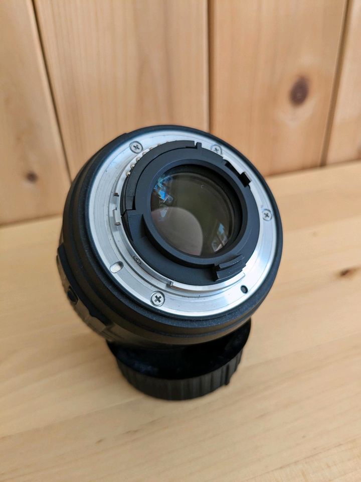 Nikon D300 APS-C DSLR Kamera Nikkor Af-S 35mm 1: 1.8 Zubehör in Hannover