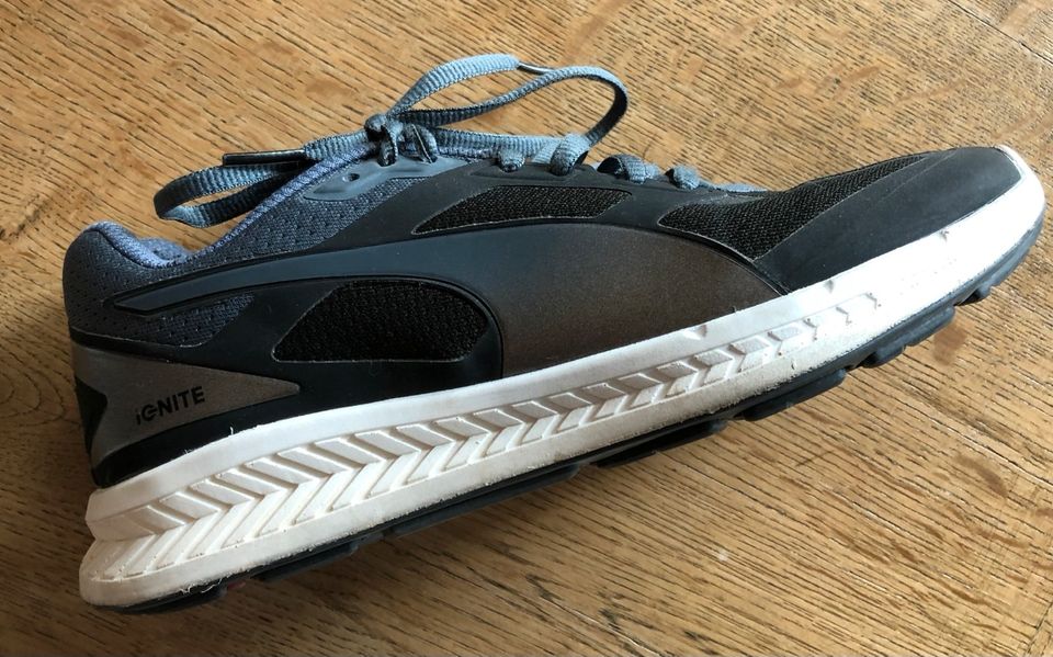 Puma Ignite Schuhe schwarz/ silber Größe 38 in Wasserburg