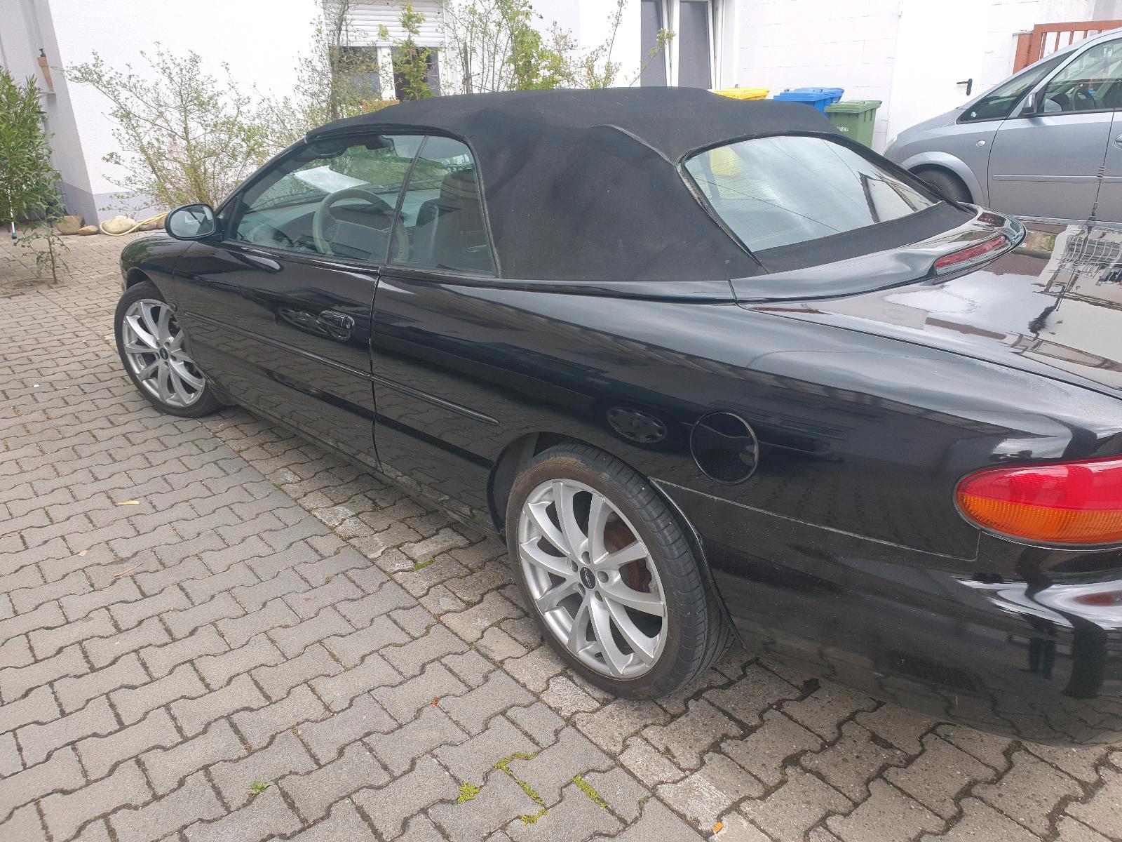 Abbildung des Autos chrysler  stratus 2000